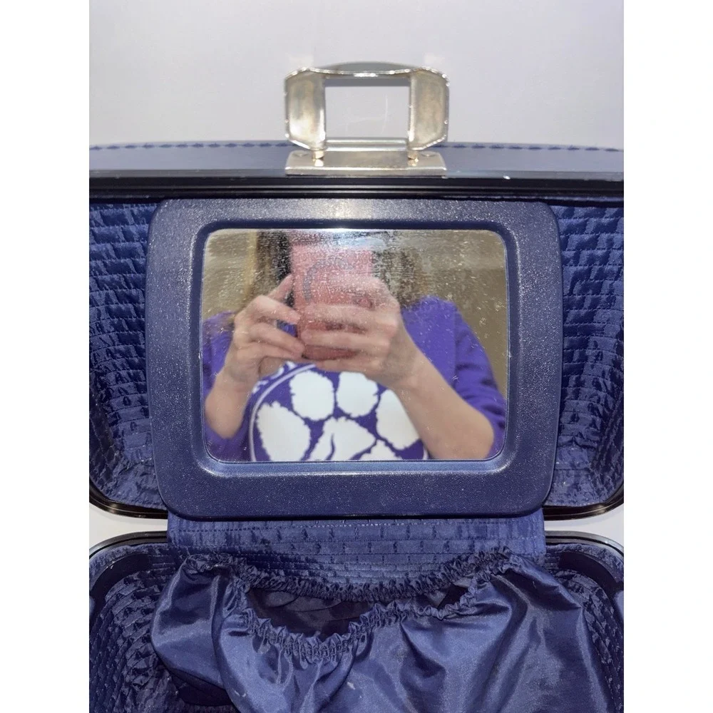 VTG Blue Floral Tapestry Train Case Makeup Cosmetic Travel Hard Shell w/ Keys - Picture 4 of 5